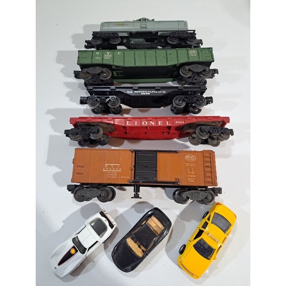 5 Lionel Train O Gauge Model Railroad Freight Cars & 3 Die Cast (Gondola Tanker)